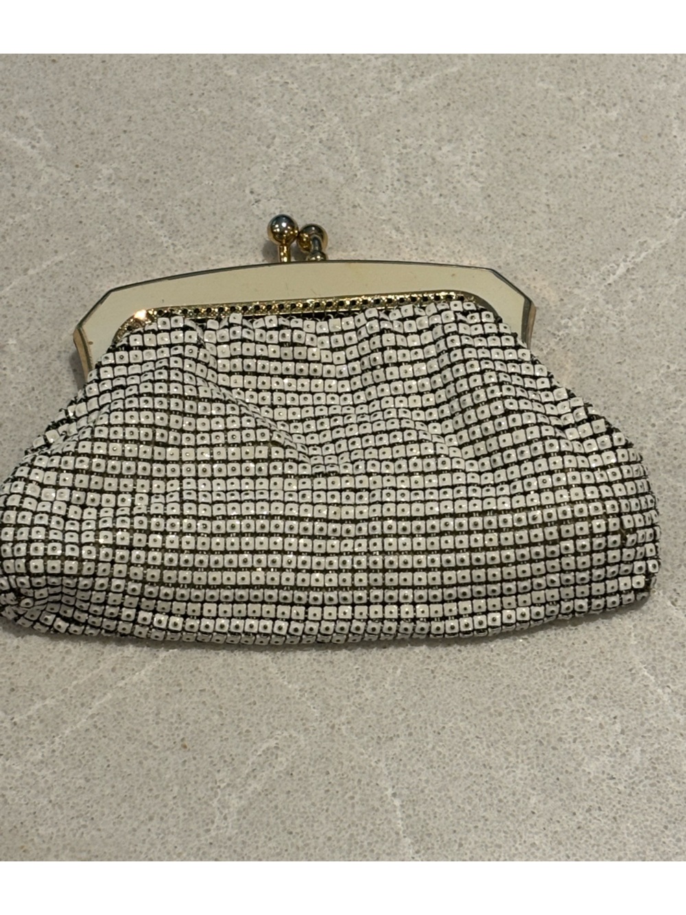 Vintage White Metal Mesh Kiss Lock Clutch Purse Gold Tone Frame